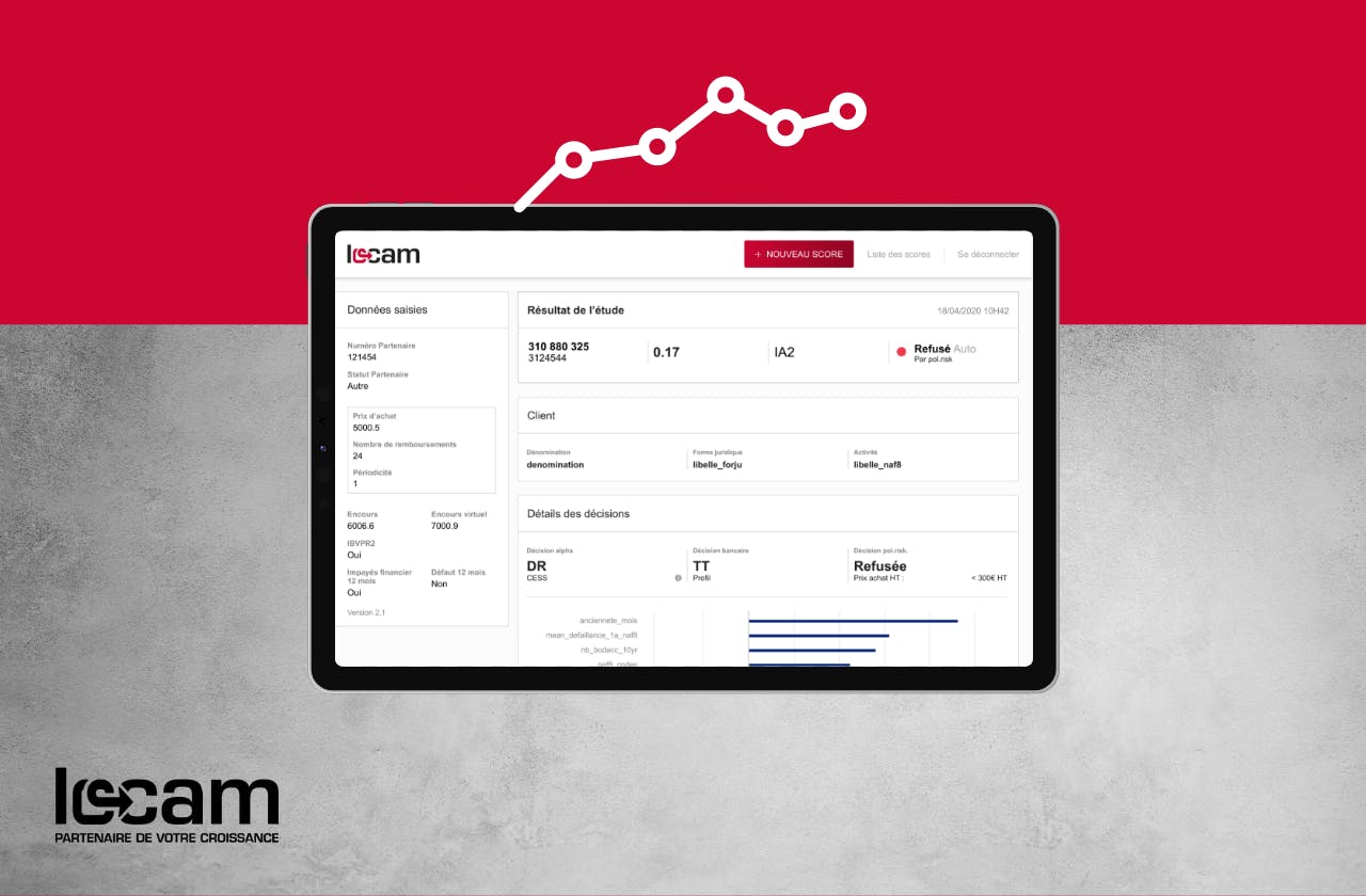 Extrait de l'outil de calcul du score de financement de Locam présenté dans une tablette.