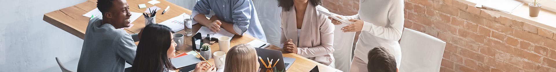 Réunion de travail d'une agence digitale